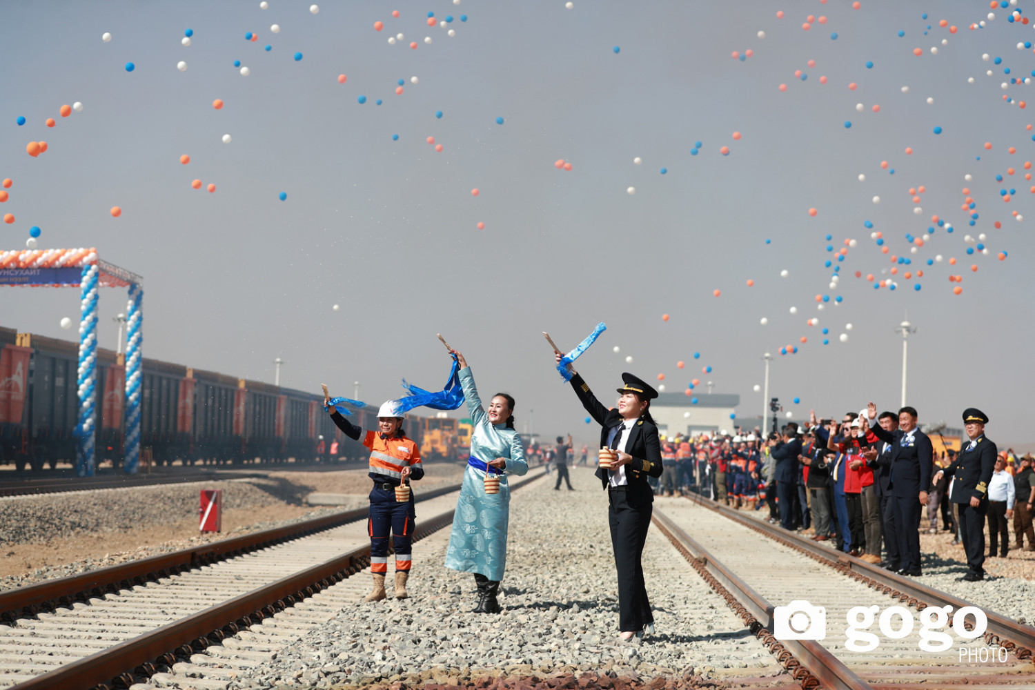 Тавантолгой-Гашуунсухайт чиглэлд Монгол Улсын анхны нэгдүгээр зэрэглэлийн, уулзваргүй, хүнд даацын төмөр зам ашиглалтад оров. 2022.09.09. Өмнөговь аймгийн Цогтцэций сум. 